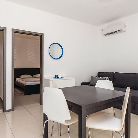Nice Apartment In Mandre With Wifi Eksteriør billede