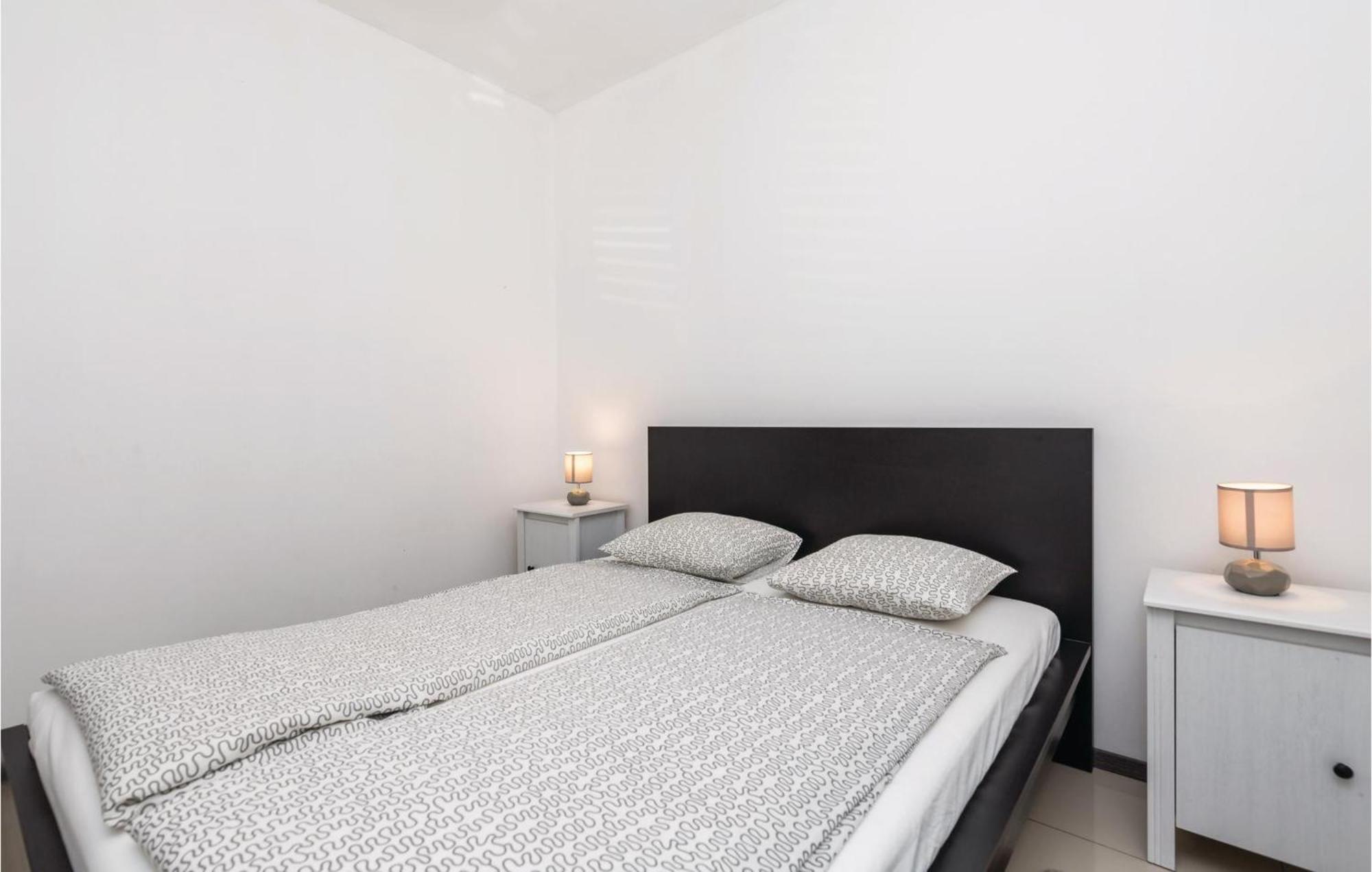 Nice Apartment In Mandre With Wifi Eksteriør billede